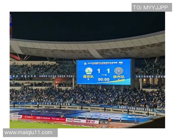 南京足球队灵活性变革引发热议球迷期待新战术与团队合作提升